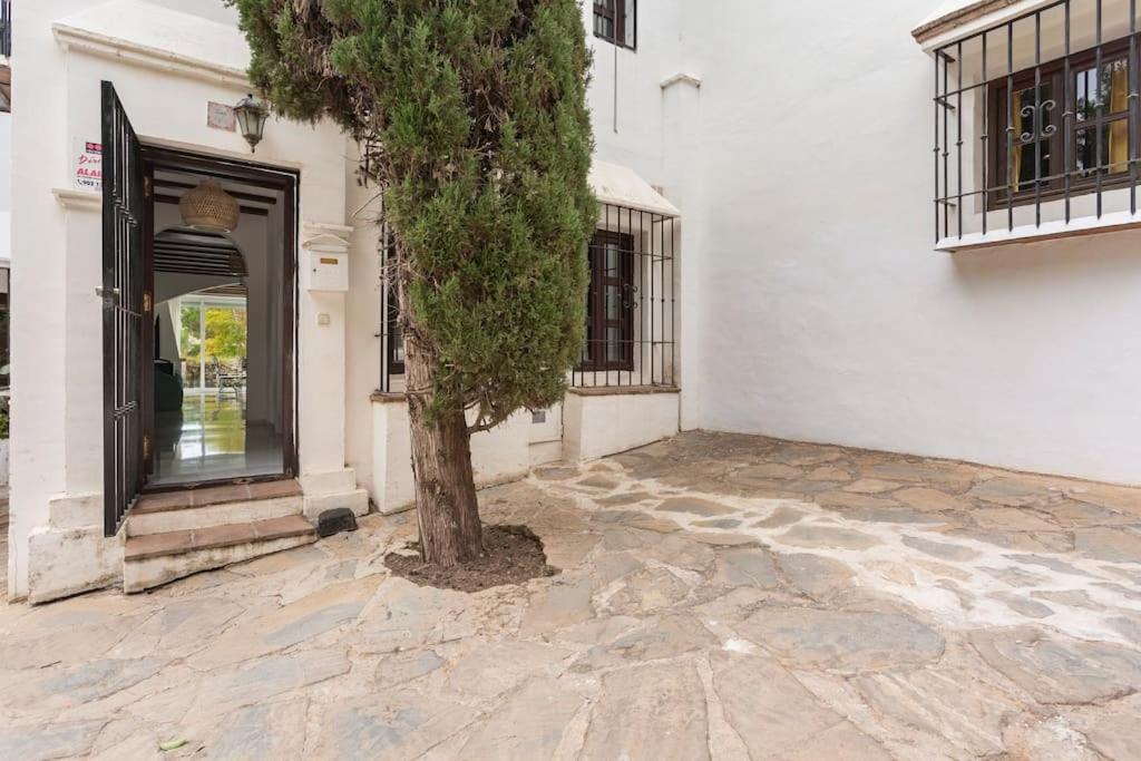 Stylish Spanish 3 Bd Townhouse On The Golden Mile Marbella Exterior foto