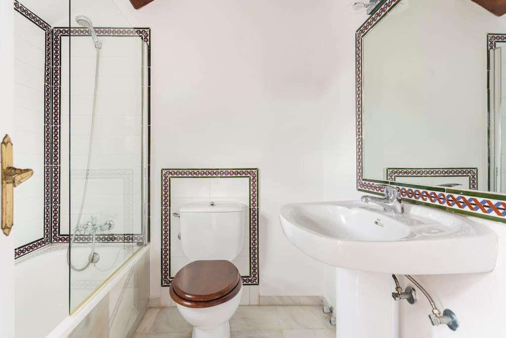 Stylish Spanish 3 Bd Townhouse On The Golden Mile Marbella Exterior foto